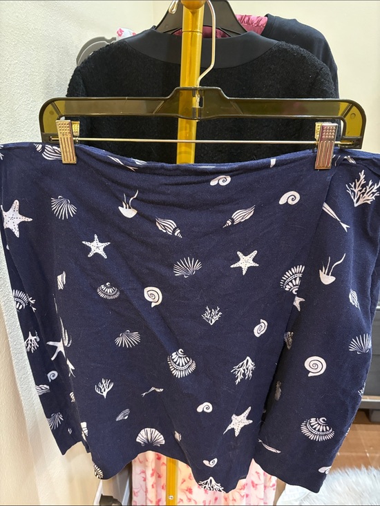 a new day Pants - Ladies Navy Shell-Print Skort